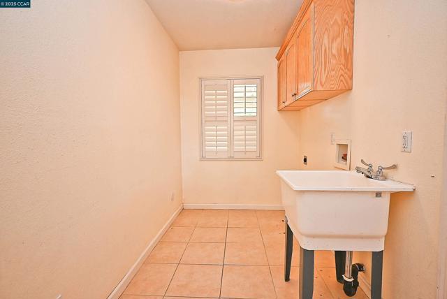65 Dawn Dr, Pleasant Hill CA: https://media.crmls.org/mediaz/e6ddb968-5d29-41a0-830f-d5fd08da2f2d.jpg