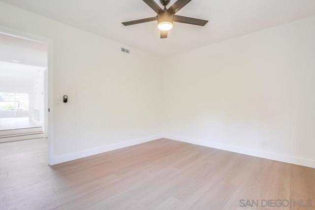 3302 Vista Rocosa, Escondido CA: https://media.crmls.org/mediaz/e6ddcdda-5524-42bd-948a-1e23cd4ecb8a.jpg