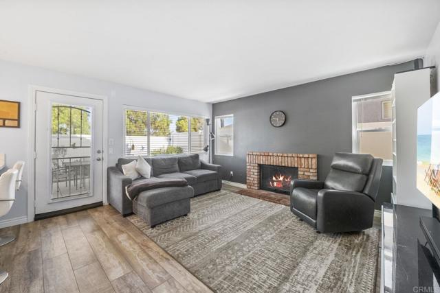 4867 Seascape Drive, Oceanside CA: https://media.crmls.org/mediaz/e6ddf6e5-e513-4afe-a279-3fc3c9b8dcc4.jpg