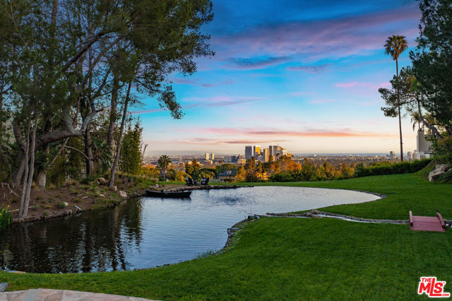 1177 Loma Linda Drive, Beverly Hills CA: https://media.crmls.org/mediaz/e6def14a-59d7-410b-9b32-c23563bdb9a9.jpg