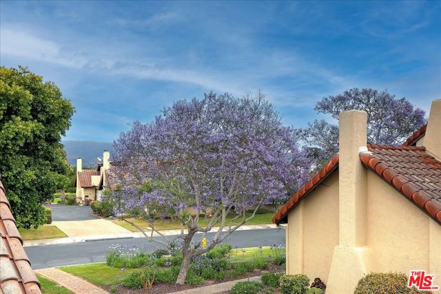 4751 Camino Del Rey, Santa Barbara CA: https://media.crmls.org/mediaz/e6df07b1-814f-44b0-af09-7e92eecf6656.jpg