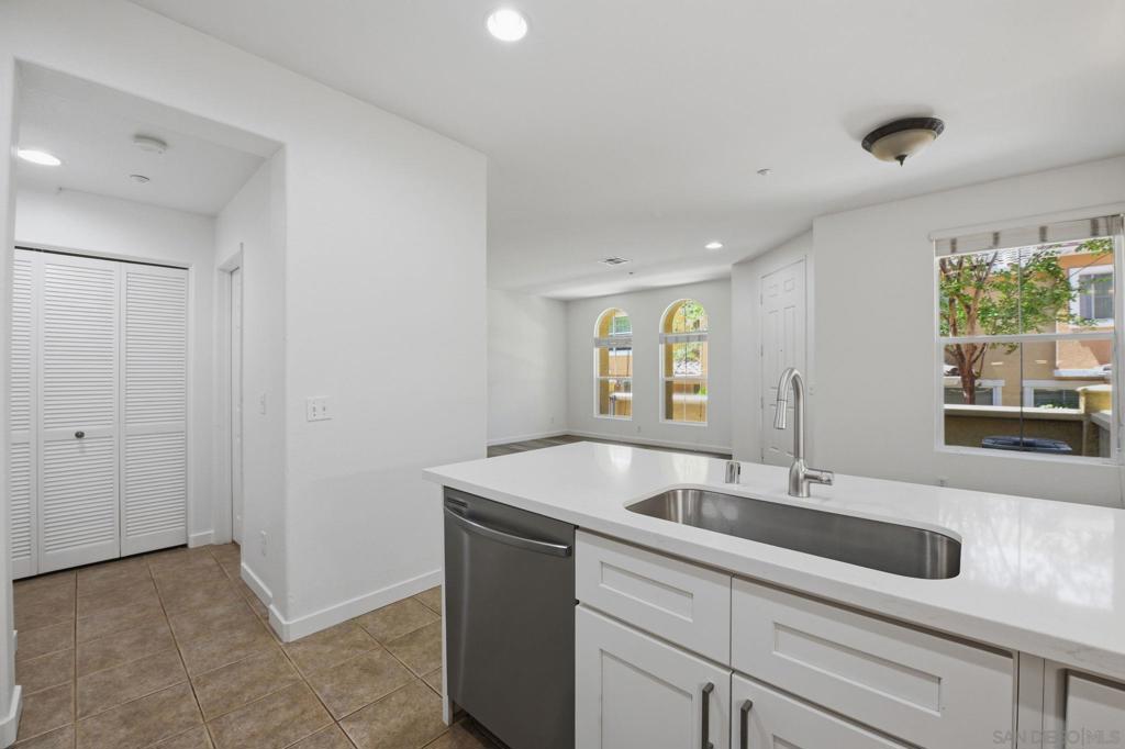 1151 Goddard - photo 7