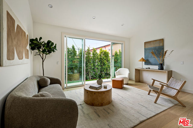 11840 Juniette Street, Culver City CA: https://media.crmls.org/mediaz/e6dfaa3d-c750-43d8-9e87-e60d950d15d4.jpg
