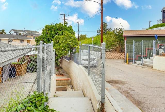 1279 N Hicks Drive, East Los Angeles CA: https://media.crmls.org/mediaz/e6e03b6c-42d5-4ca0-8170-b88658b0fcdc.jpg