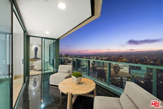 10490 Wilshire Boulevard, Los Angeles CA: https://media.crmls.org/mediaz/e6e03ba8-d75c-4a2d-9e5a-95ef029d0f6d.jpg
