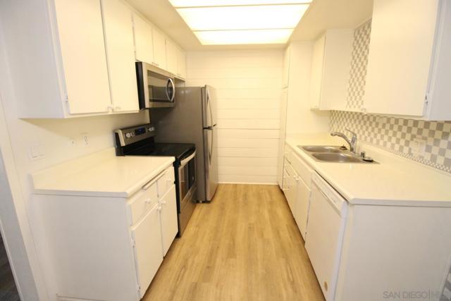 10232 Black Mountain Rd, San Diego CA: https://media.crmls.org/mediaz/e6e07b68-5c64-4f6f-80a6-dcd6cff7524f.jpg