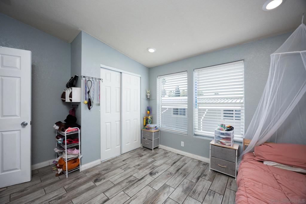 MLS #250038022SD image #24