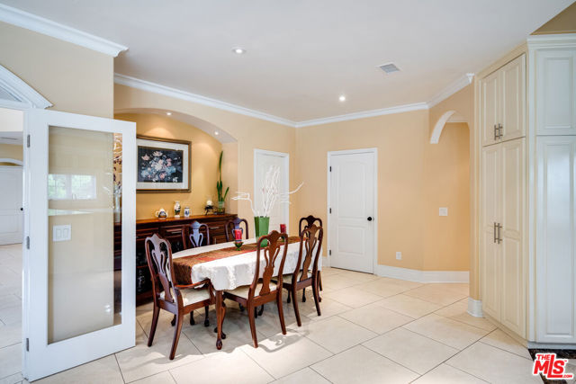 5966 ABERNATHY Drive, Los Angeles CA: https://media.crmls.org/mediaz/e6e1129e-d29a-417d-a237-0d7aa081ea00.jpg