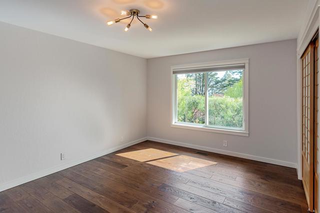 13250 Skyline Boulevard, Woodside CA: https://media.crmls.org/mediaz/e6e12f49-228f-4d0f-9543-533920087f4f.jpg