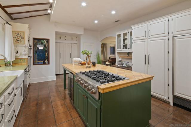 1115 S Mollison Ave, El Cajon CA: https://media.crmls.org/mediaz/e6e1a0e8-a476-421c-93a8-898f3b3f3edd.jpg