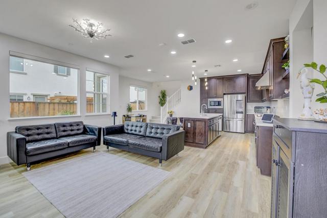 1426 S Central Parkway, Mountain House CA: https://media.crmls.org/mediaz/e6e24f54-ffe5-4c24-82ed-3e8b403ade52.jpg
