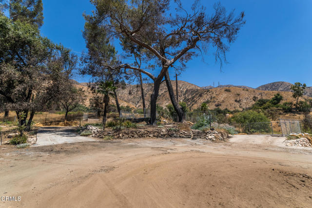 3360 Villa Grove Dr Drive, Altadena CA: https://media.crmls.org/mediaz/e6e2b598-6532-4374-bbb1-37d1885d0725.jpg