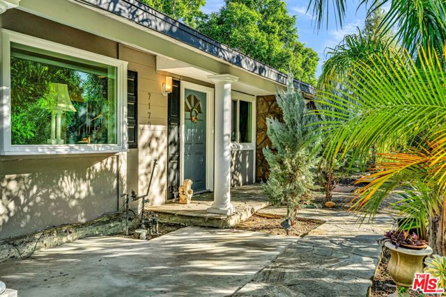 7170 Deveron Ridge Road, West Hills CA: https://media.crmls.org/mediaz/e6e30c2f-43c6-4fa5-acee-d33da2647347.jpg