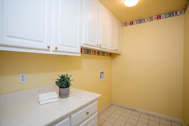 25 Windcrest Lane, South San Francisco CA: https://media.crmls.org/mediaz/e6e360c0-7e76-4c96-b323-f9be22f2438c.jpg