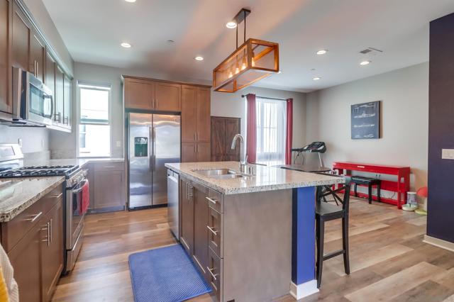 1875 Observation Way, Chula Vista CA: https://media.crmls.org/mediaz/e6e3eda2-a881-4345-8f2f-4f6b3e5df0e3.jpg
