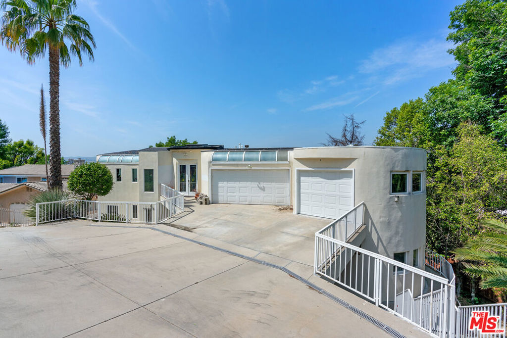 22449 Cass Avenue, Woodland Hills, CA 91364