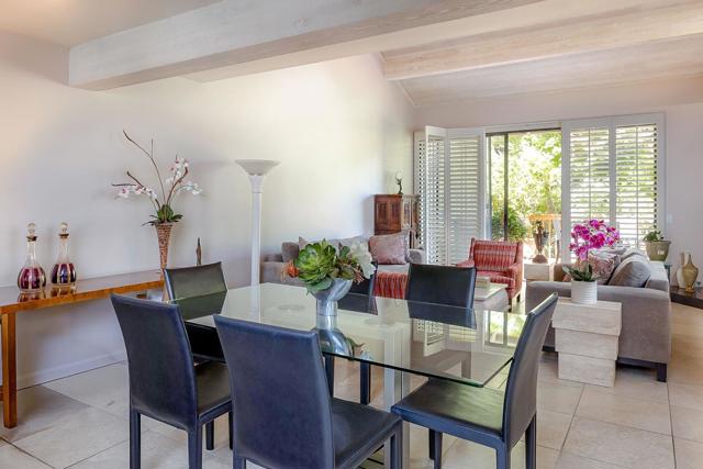 9662 Willow Court, Carmel CA: https://media.crmls.org/mediaz/e6e56b0b-9dab-4aa2-af9d-27319e3692cd.jpg