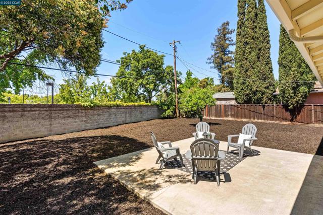 3319 Claudia Dr, Concord CA: https://media.crmls.org/mediaz/e6e57a48-c29c-4e3e-b46e-8f00701aa865.jpg