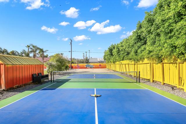 2099 E Racquet Club Road E, Palm Springs, CA 92262