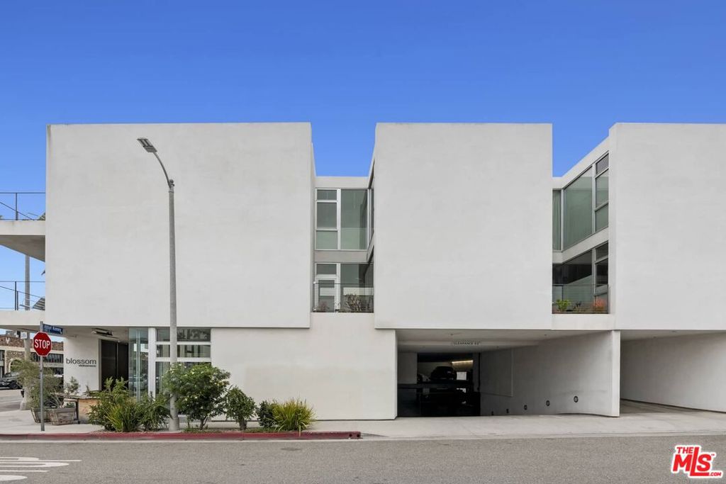 1121 Abbot Kinney Boulevard #F