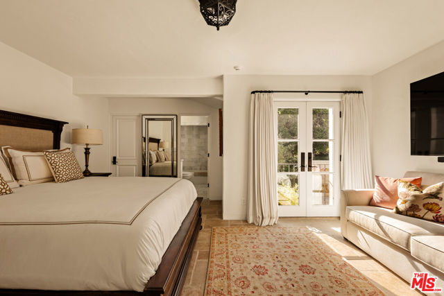 848 Picacho Lane, Santa Barbara CA: https://media.crmls.org/mediaz/e6e68065-785a-4282-b051-e2df136dfe8a.jpg