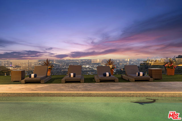 7834 Electra Drive, Los Angeles CA: https://media.crmls.org/mediaz/e6e7121e-874b-4ed2-b85c-4cb66ec0bcbc.jpg