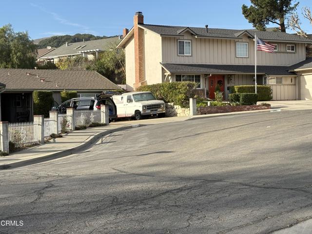 Detail Gallery Image 2 of 6 For 400 San Clemente St, Santa Paula,  CA 93060 - 5 Beds | 3 Baths