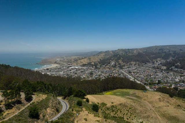 100 Shamrock Ranch Road, Pacifica CA: https://media.crmls.org/mediaz/e6e86b7a-fe9c-48f2-ada8-c9edcd7eb044.jpg