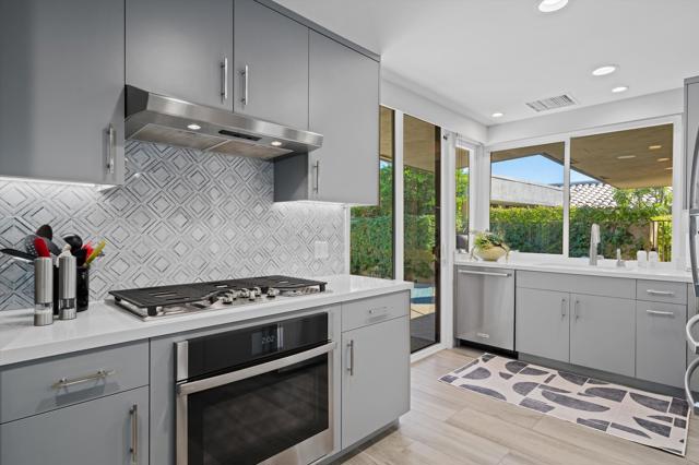 2 Whittier Court, Rancho Mirage, CA 92270