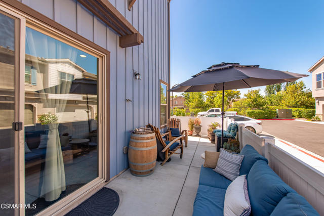 1830 Poppy Drive, Simi Valley CA: https://media.crmls.org/mediaz/e6e98a5f-e426-4279-b0e1-6012fd138550.jpg