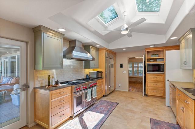 690 Torwood Lane, Los Altos CA: https://media.crmls.org/mediaz/e6e98d86-169d-4a68-afda-1c87147379af.jpg