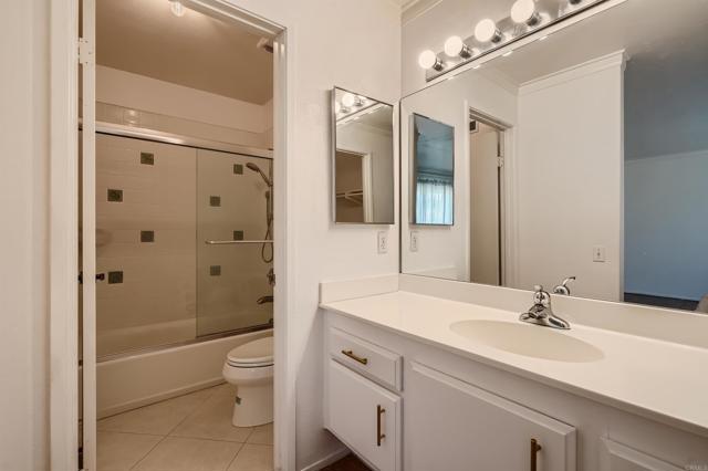 Detail Gallery Image 19 of 28 For 3253 Caminito Eastbluff #28,  La Jolla,  CA 92037 - 3 Beds | 2/1 Baths