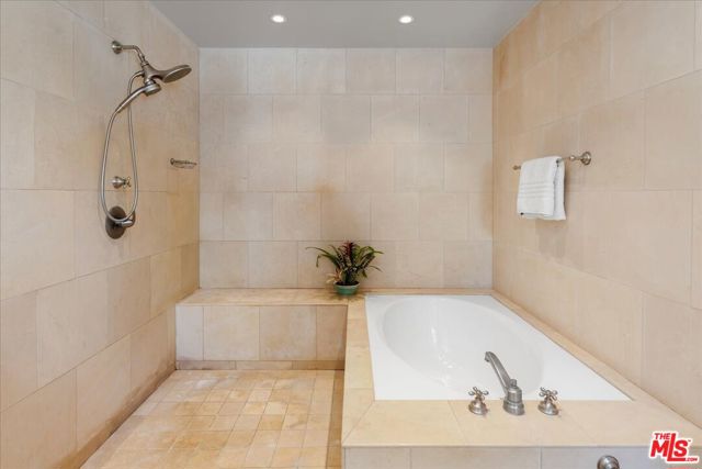 314 S Glenroy Avenue, Los Angeles CA: https://media.crmls.org/mediaz/e6ea3f1b-7ce6-4b5a-9ea9-5cfdc021aaa5.jpg