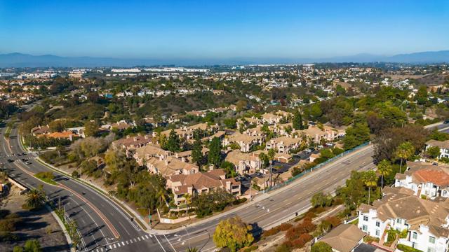3575 Cameo Drive, Oceanside CA: https://media.crmls.org/mediaz/e6ea863a-1f02-4c70-880f-0614598e88f9.jpg