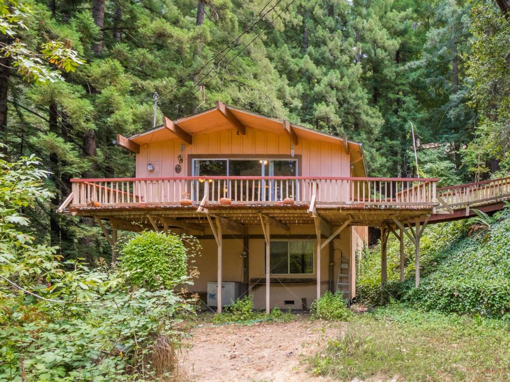 325 Woodland Drive