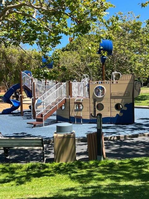 403 Piccadilly Place, San Bruno CA: https://media.crmls.org/mediaz/e6eb2948-d4a2-4f65-9dac-558b712efbea.jpg