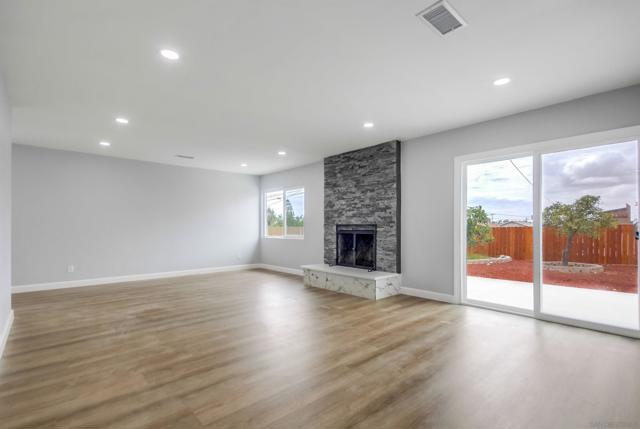 824 PARAISO AVE, Spring Valley CA: https://media.crmls.org/mediaz/e6eb94b2-34b1-4905-a7b8-958ea576aede.jpg