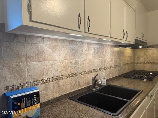 2485 Hillcrest Drive, Thousand Oaks CA: https://media.crmls.org/mediaz/e6ebb5c7-31c1-486b-af38-e2c36b49ae95.jpg