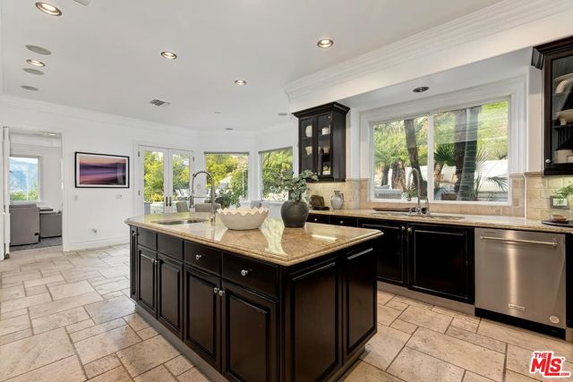 Image 14 of 43 For 732 Saint Katherine Drive