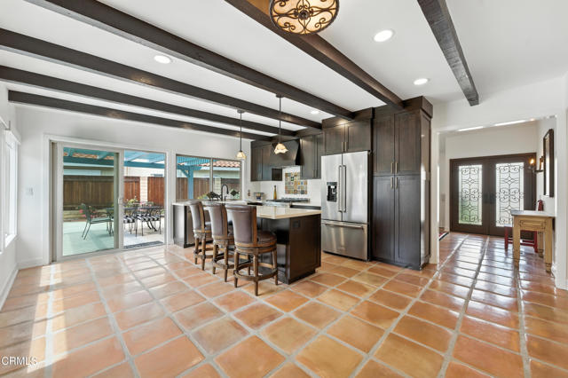 2161 Lathan Avenue, Camarillo CA: https://media.crmls.org/mediaz/e6ebee60-1706-42b4-b1fe-57504ffad18f.jpg