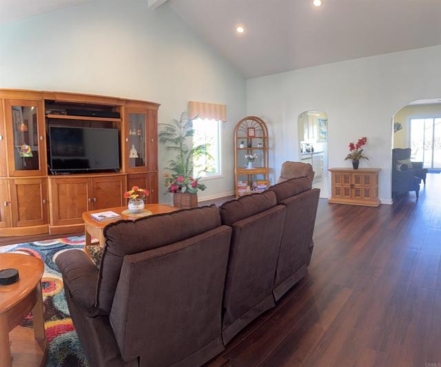 Detail Gallery Image 3 of 23 For 2616 El Aguila Ln, Carlsbad,  CA 92009 - 4 Beds | 2 Baths