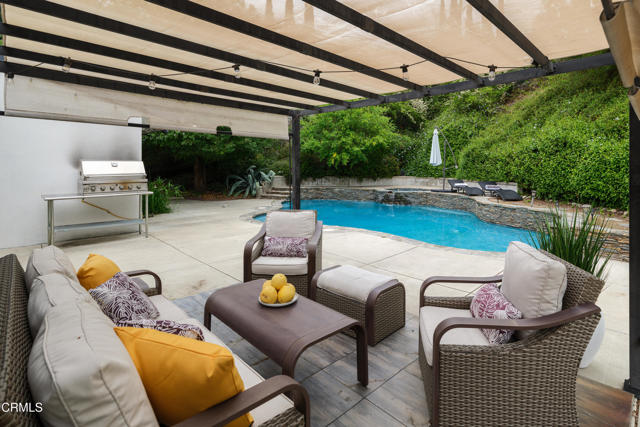 Detail Gallery Image 19 of 34 For 1445 Washburn Rd, Pasadena,  CA 91105 - 3 Beds | 2 Baths