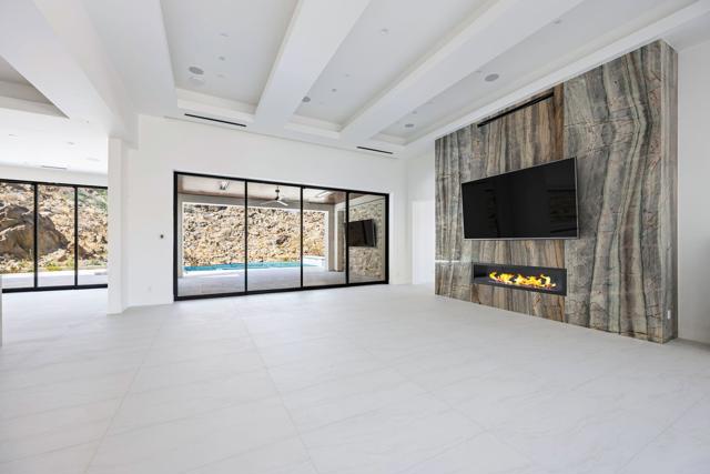 53985 Del Gato Drive, La Quinta CA: https://media.crmls.org/mediaz/e6ecb736-cf78-48f7-abe5-3570d336f159.jpg