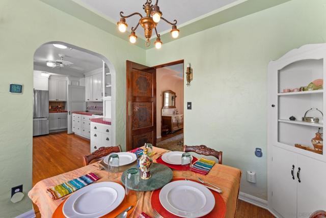 4010 S Hempstead Circle, San Diego CA: https://media.crmls.org/mediaz/e6ed6db9-3ba0-4a17-8fca-bbfad49a6721.jpg