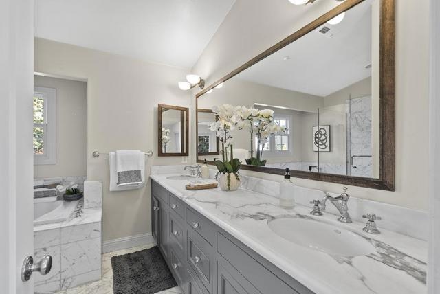 1246 Hoover Street, Menlo Park CA: https://media.crmls.org/mediaz/e6ede3ab-5f6c-4bc8-a276-87fc2f2f1fbc.jpg