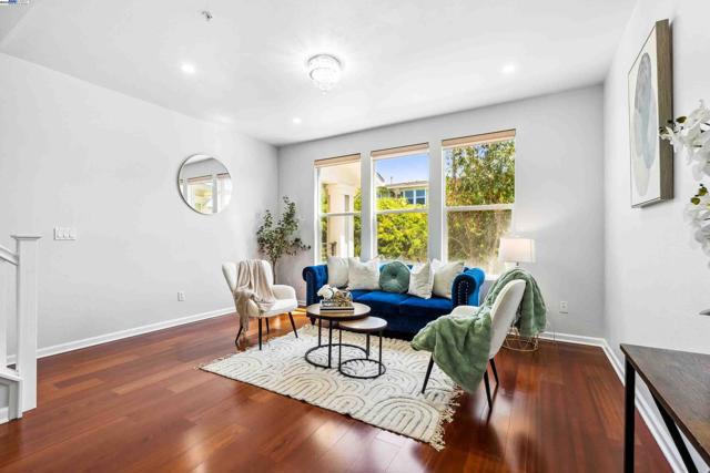 40742 Greystone Ter, Fremont CA: https://media.crmls.org/mediaz/e6ee4a24-a14d-4d59-ae60-3196c29d5632.jpg