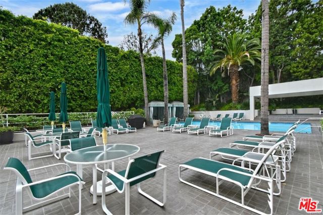 1131 Alta Loma Road, West Hollywood CA: https://media.crmls.org/mediaz/e6ee4b61-3611-4882-9c18-d54a7f9ecf8e.jpg