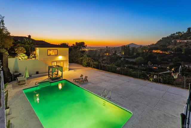 9586 Alto Dr, La Mesa CA: https://media.crmls.org/mediaz/e6ee8e94-4097-40c1-bd38-2e6ea0d83c91.jpg