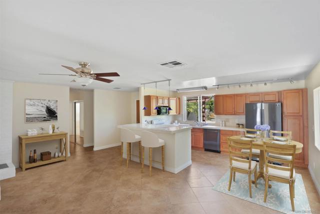 14287 Lolin Ln, Poway CA: https://media.crmls.org/mediaz/e6eebfa1-cc3d-4bbb-ab94-0840e5d12ead.jpg