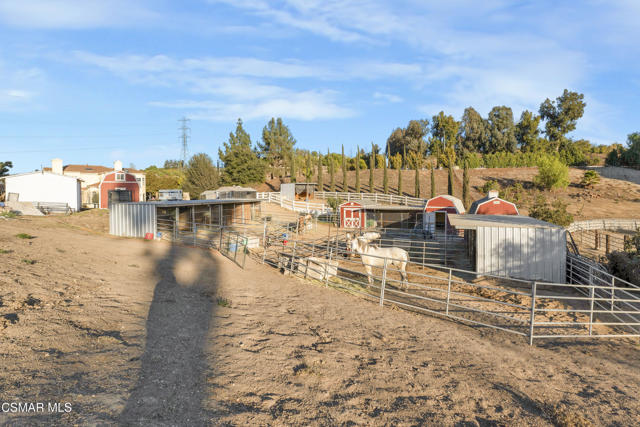 6417 Turfway Road, Moorpark CA: https://media.crmls.org/mediaz/e6eee52c-f09e-4e59-b0e7-270a55339c08.jpg